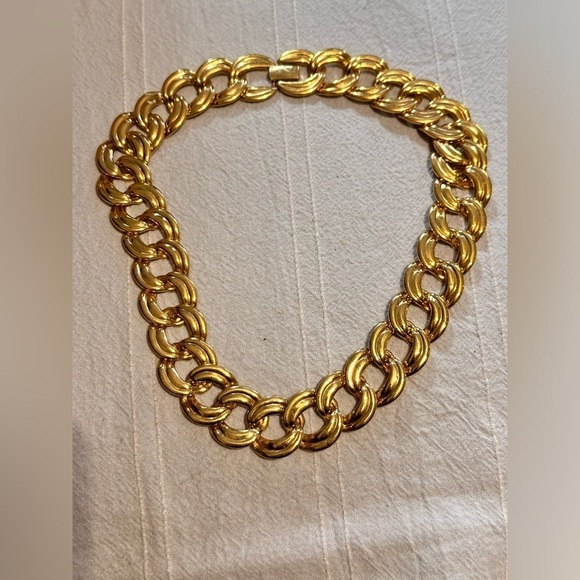 NAPIER Necklace gold chain Curb Link Tone Metal chunky choker vintage 4040 Y - Picture 4 of 9